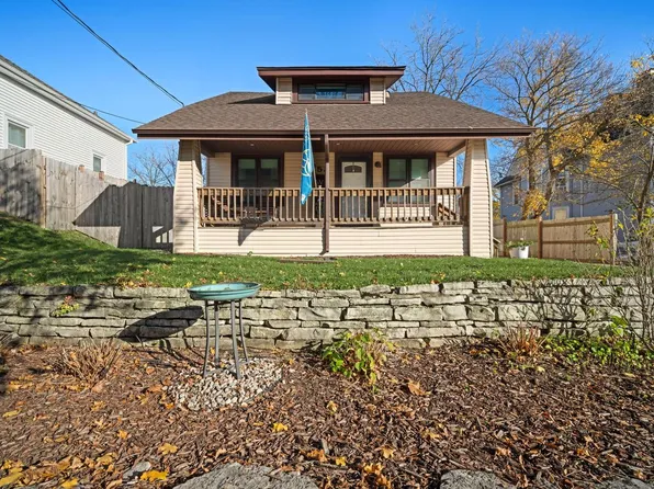 957 Oakland AVENUE, Waukesha, WI 53186