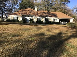 208 Willow Oaks Dr, Headland, AL 36345