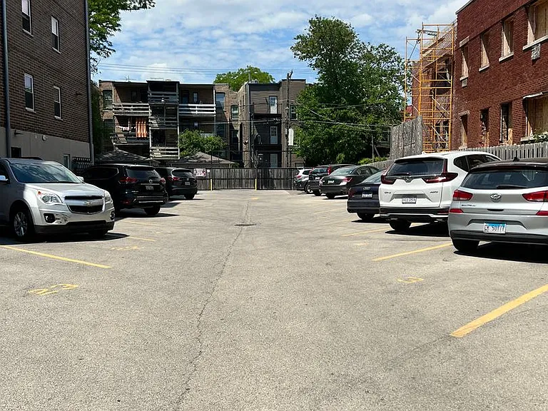 4520 N Beacon — Photo 8