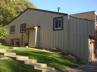 203 River Woods Ln, Burnsville, MN 55337