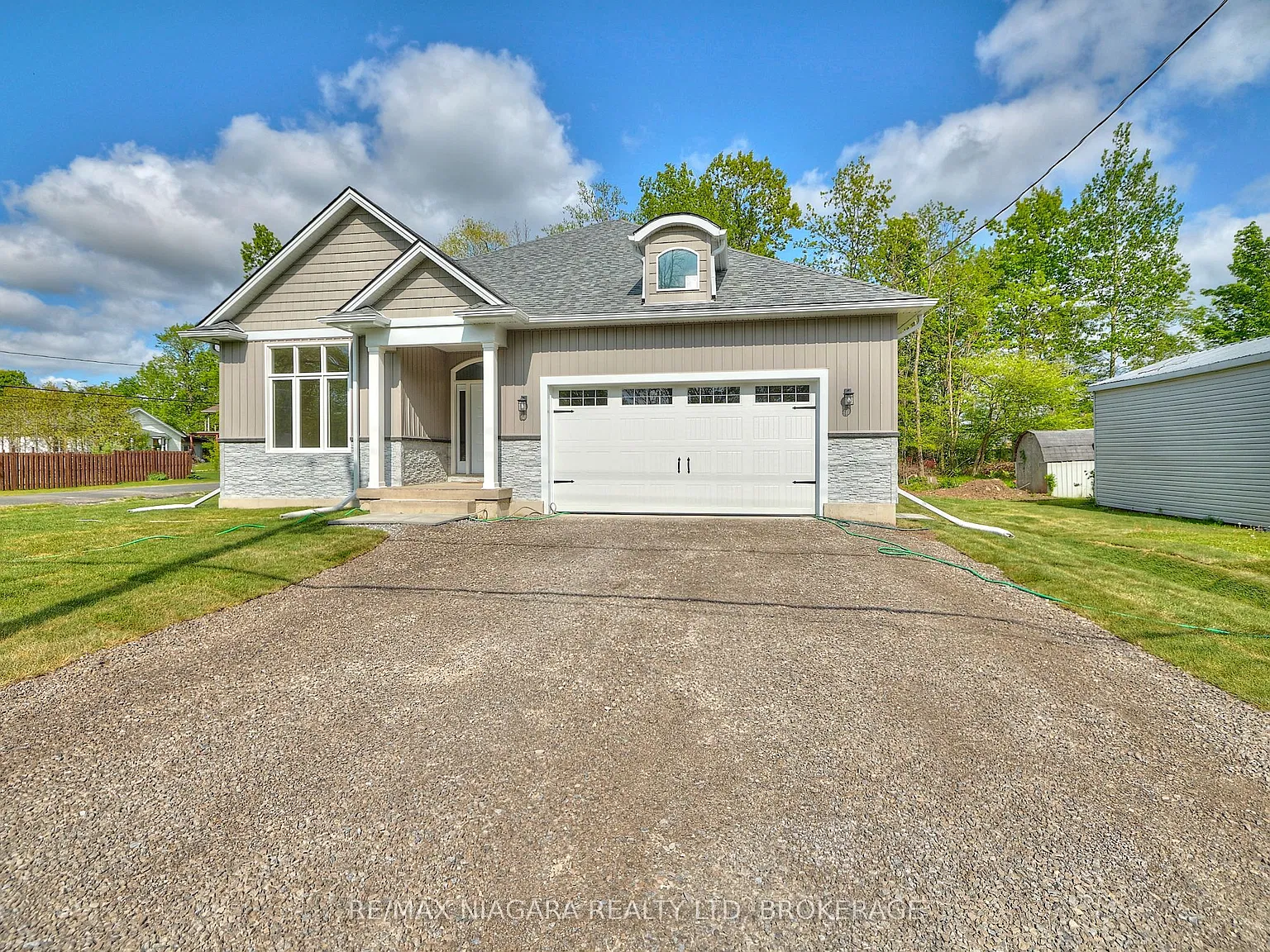 3 bed, $2,950 — Photo 2