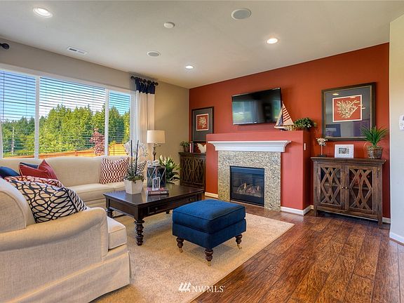 2nd image of 4132 Cameron Lane NE #20