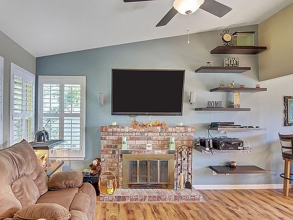3rd image of 4190 Red Deer Way