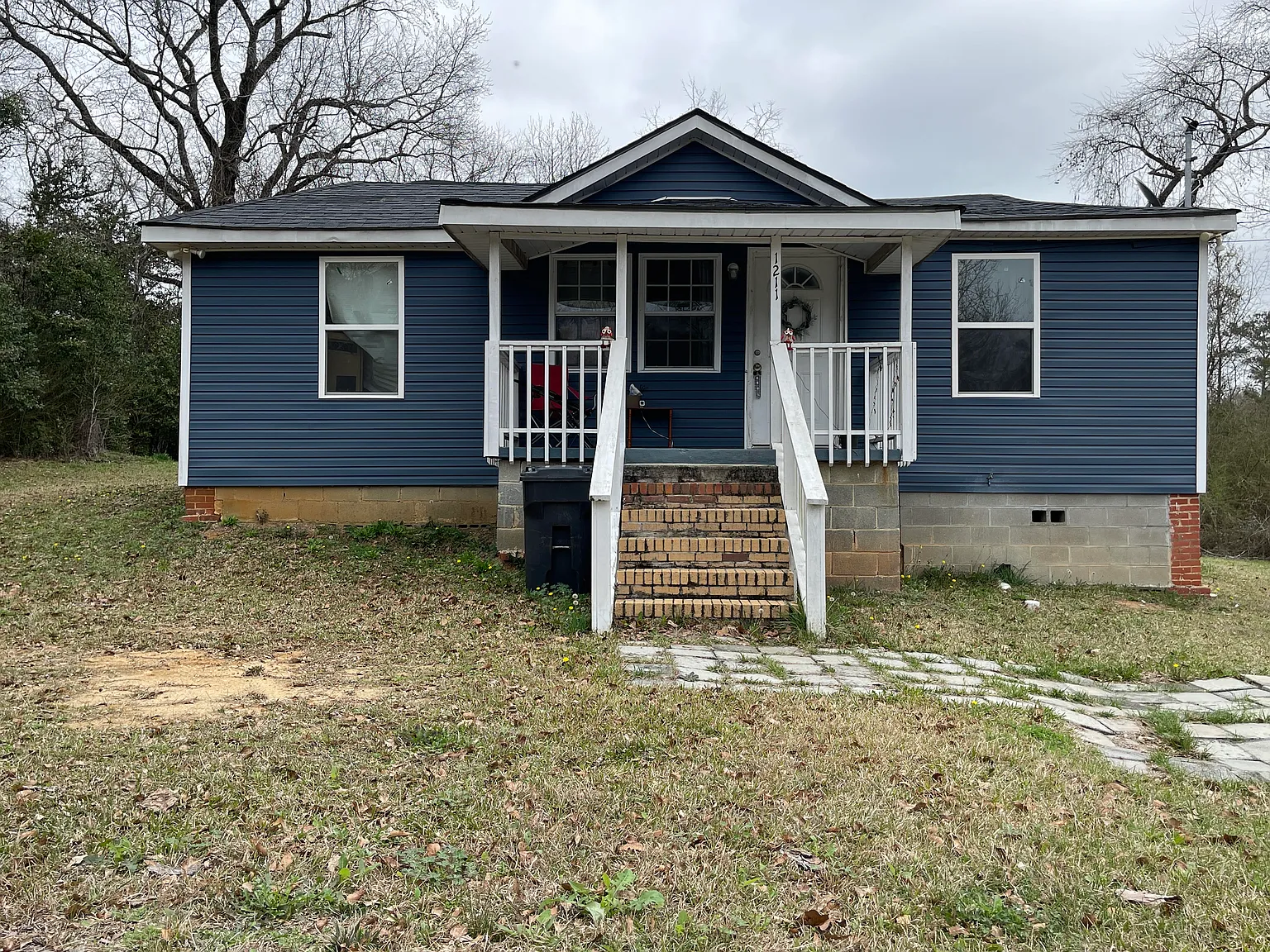 3 bed, 1800 sqft, $550 — Photo 1