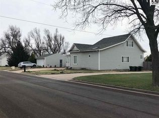 705 W 9th St, Pratt, KS 67124
