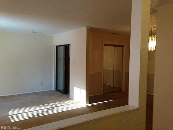 2nd image of 627 Orangewood Dr