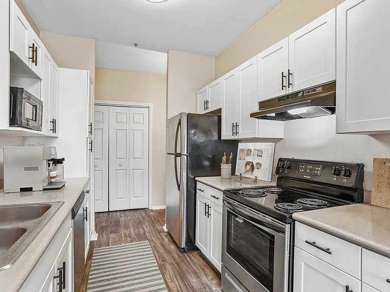 The Lodge at Mallard Creek Apartments — Photo 18