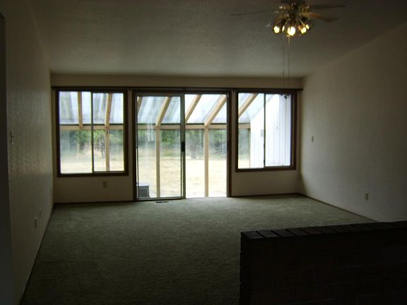 4th image of 3913 Hoffman Ct SE