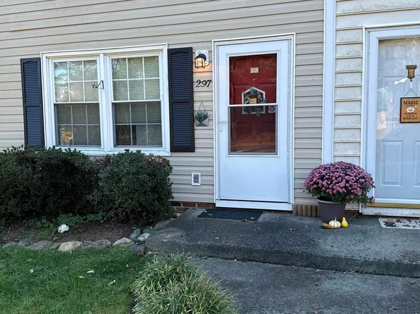 297 Whitewood Rd, Charlottesville, VA 22901