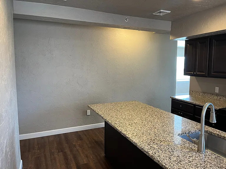 Elm Terrace Apartments — Photo 30