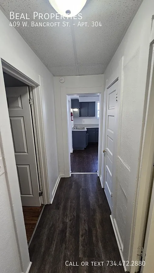 Building Photo - 409 W Bancroft St #304