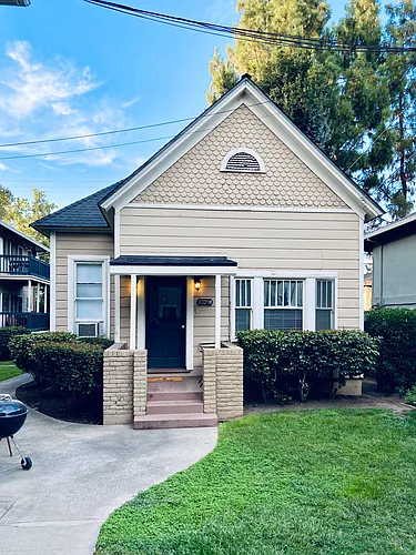 1709 Q St #5 Photo 1