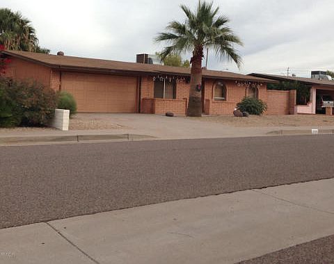 2nd image of 3825 E Sunnyside Dr