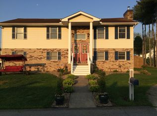 14 Cardinal Ln, Hurricane, WV 25526