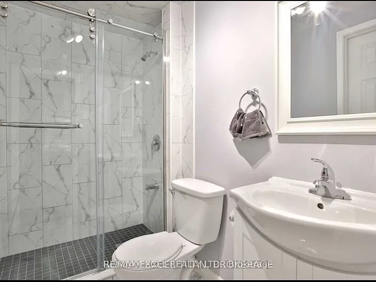 51 Hornchurch Cres — Photo 12