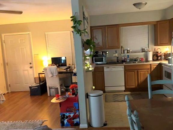 5th image of 151 Windsor Castle Dr APT G