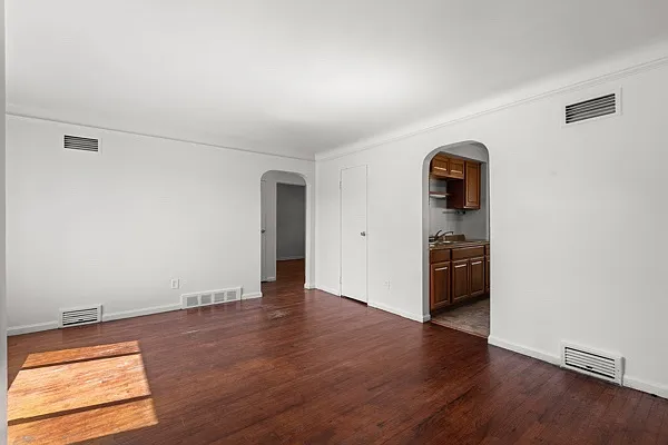 23437 Peters Ave — Photo 8