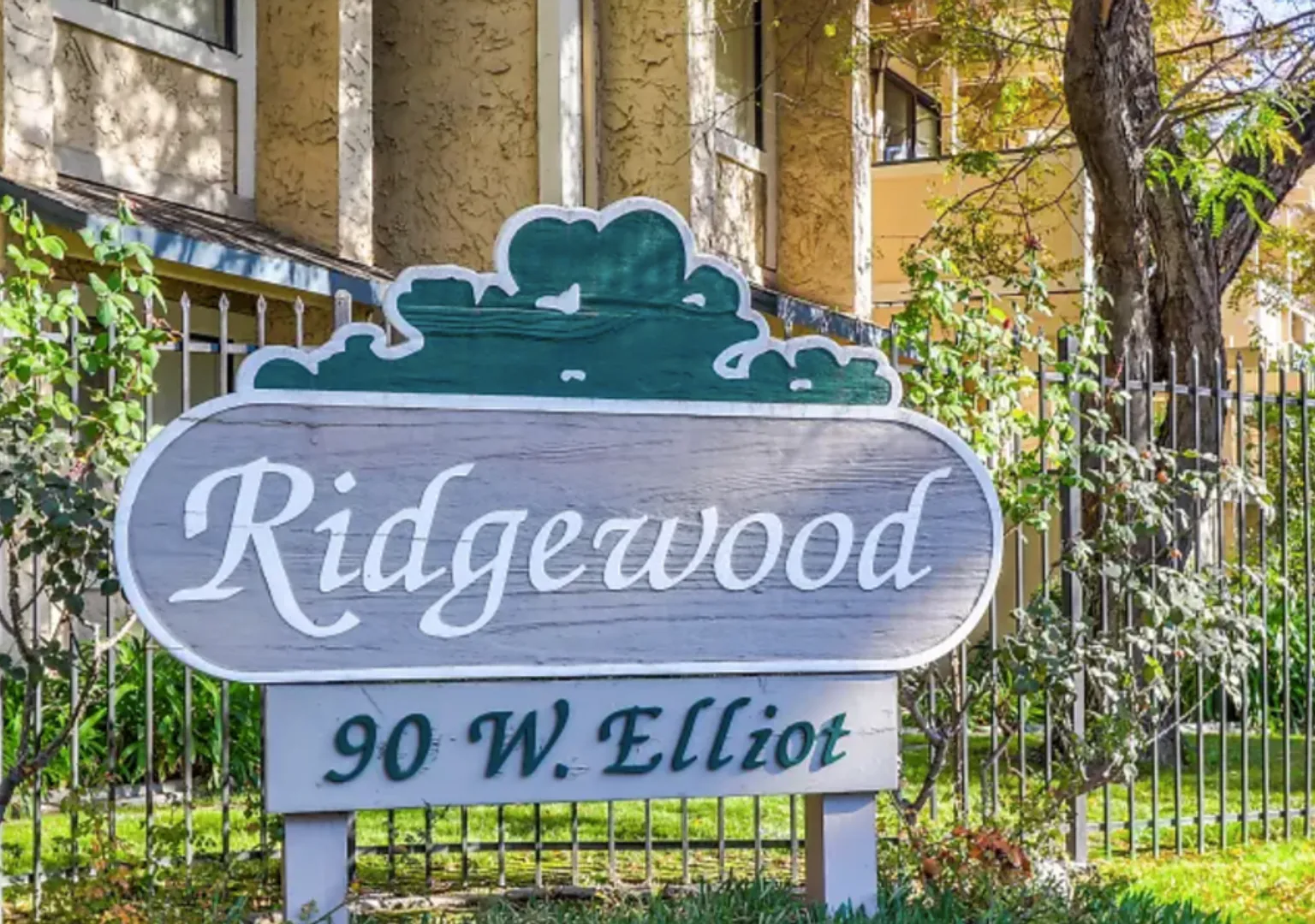 Ridgewood Apartments — Photo 1