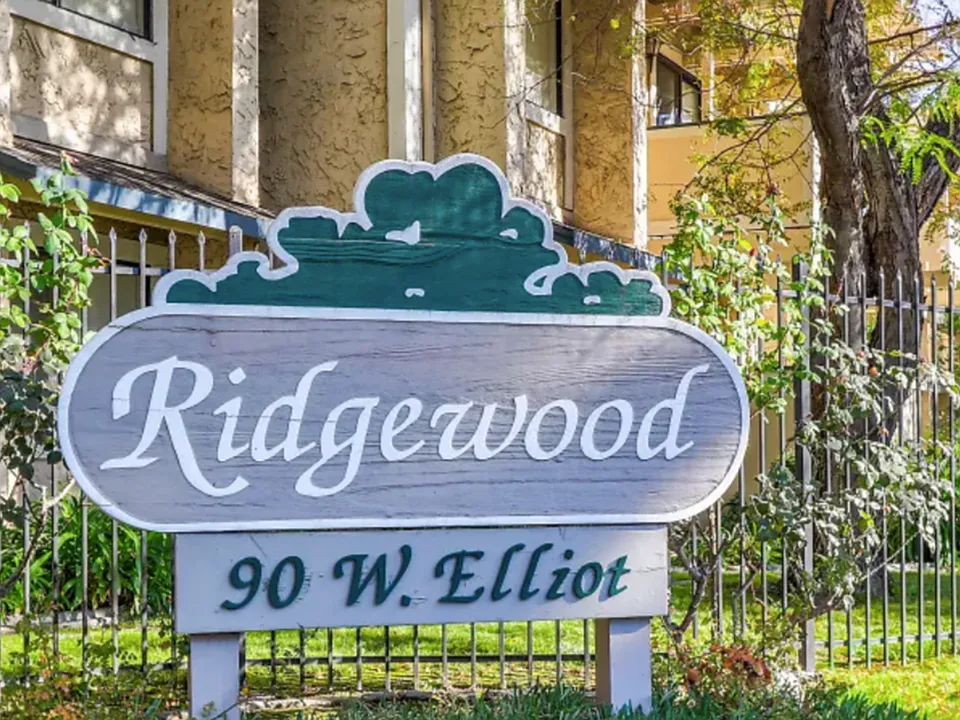 Ridgewood Apartments