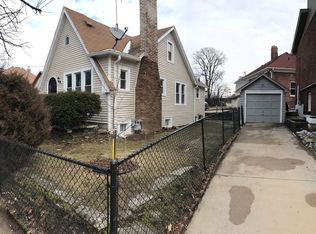 63 N Smith St, Aurora, IL 60505