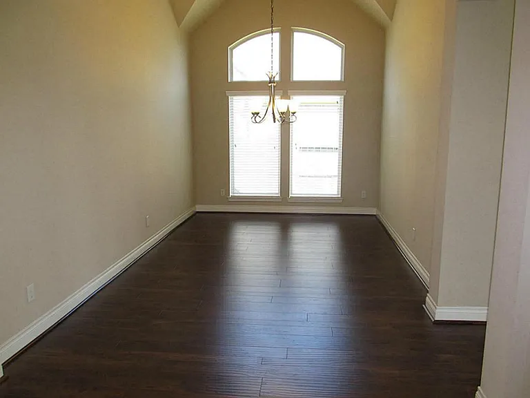 14104 Green Thicket Dr — Photo 7