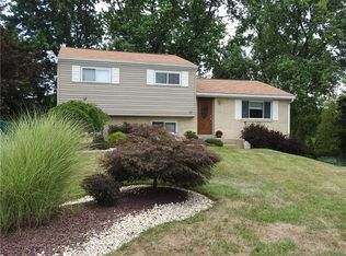 33 Aloha Rd, Pittsburgh, PA 15239