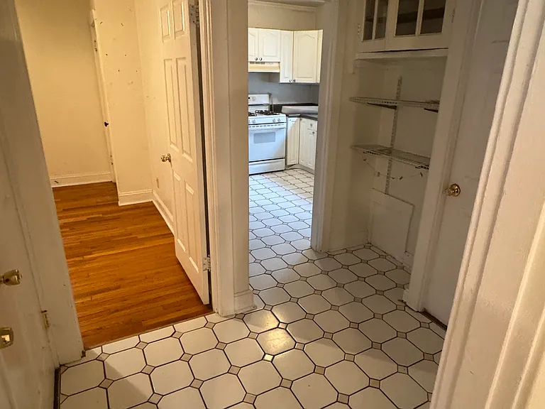 5227 Sutherland Ave #1 — Photo 6