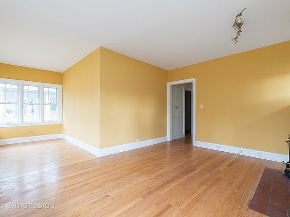 5th image of 2643 Lincolnwood Dr