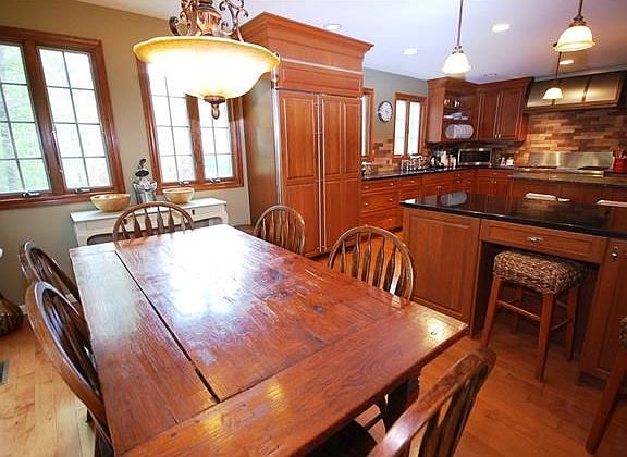 tope of the line eat-in kitchen with ample counters/cabinitry