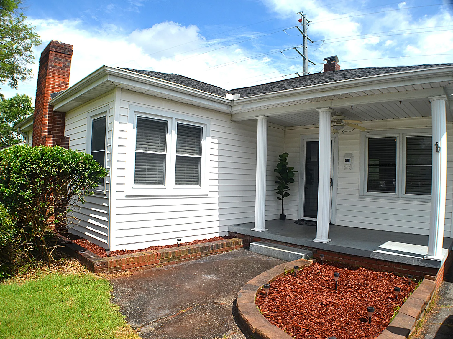 101 Lenore Ave — Photo 2