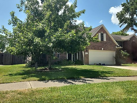 3rd image of 4422 Running Pine Dr
