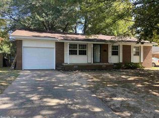 4 Colonial Dr, Conway, AR 72034