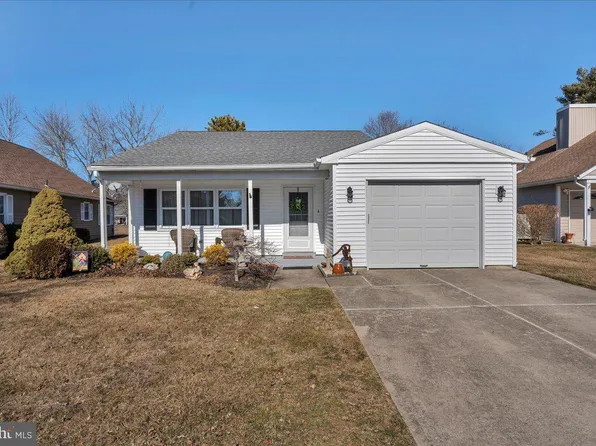 9 Marlborough Dr, Southampton, NJ 08088