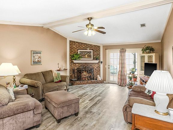 2nd image of 5600 Country Dr APT 107