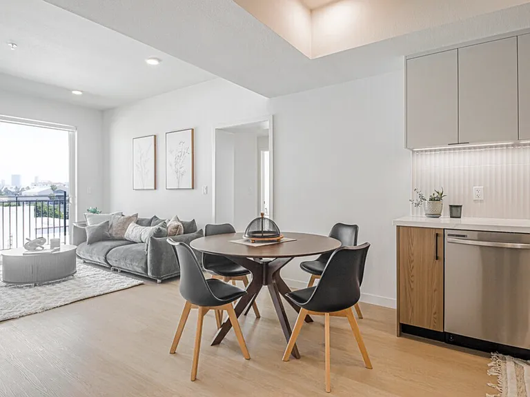 856 Gramercy Drive — Photo 12