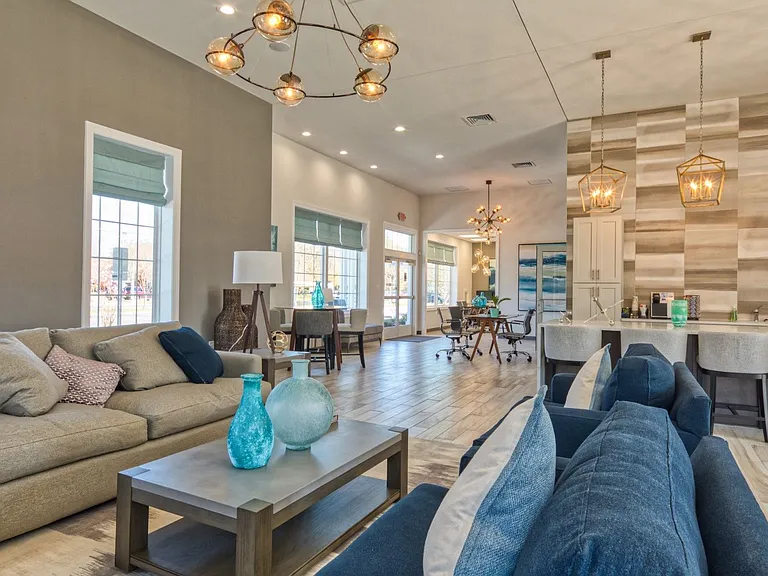 Colony Point Apartments — Photo 6