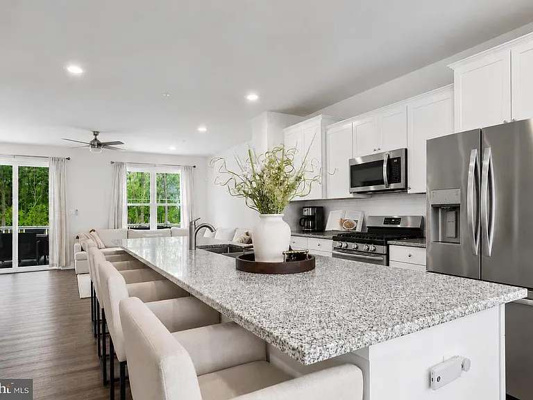 2764 Bridgewater Dr — Photo 8