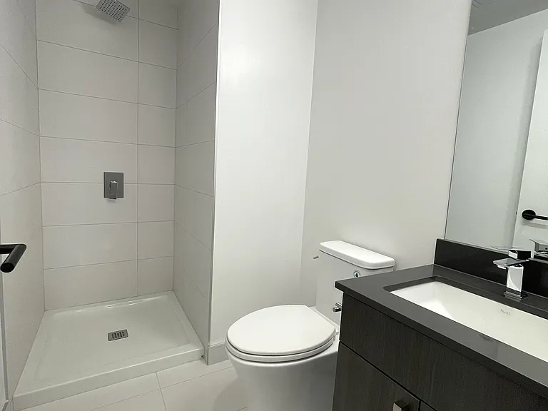 758 Dovercourt Rd #409 — Photo 7