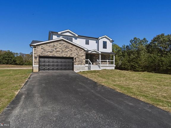 2nd image of 572 Forest Grove Rd