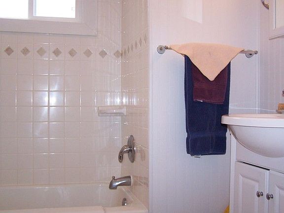 Tile bath