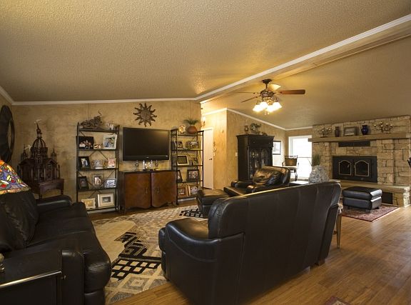 Spacious living room and fireplace