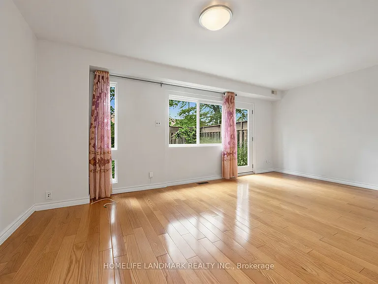 67 Godstone Rd #112 — Photo 4