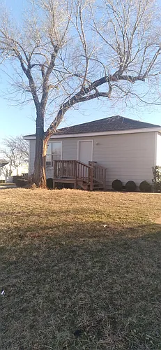 2835 NW Mobley St Photo 1