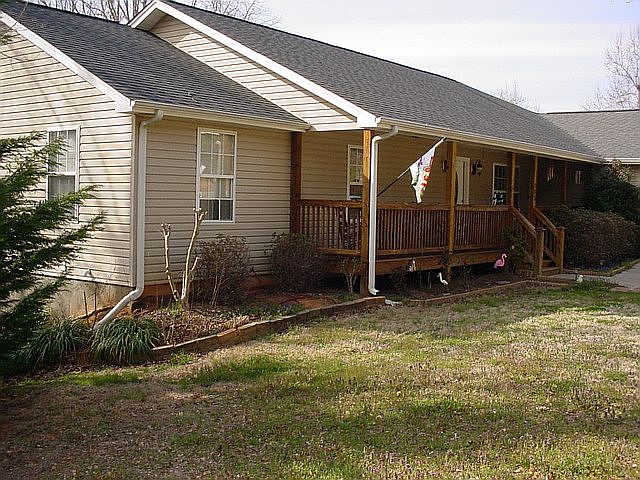 1st image of 203 Dodgins Ln
