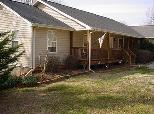 203 Dodgins Ln, Seneca, SC 29672