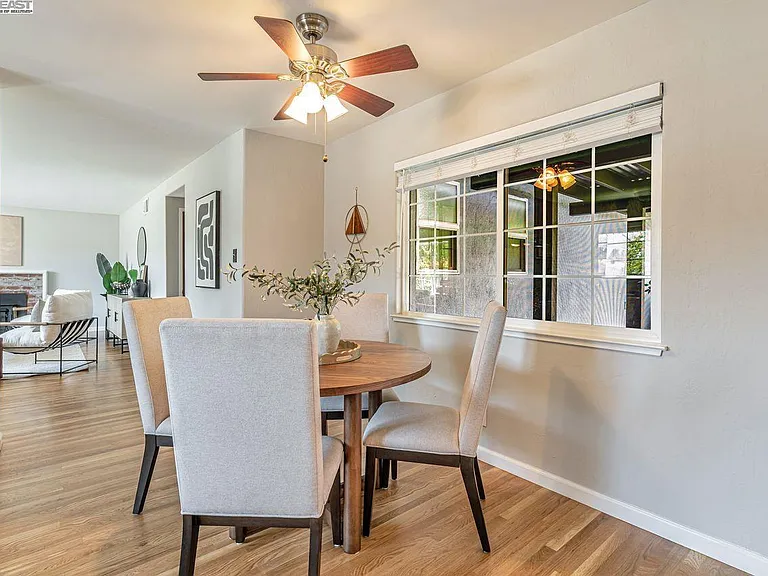 41819 Mahoney St — Photo 13