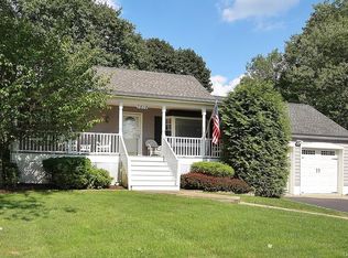 3808 Eleanor Dr, Mohegan Lake, NY 10547