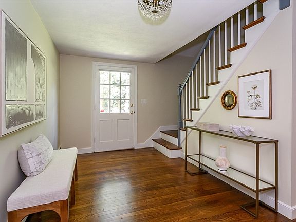 3rd image of 6 Brewster Rd