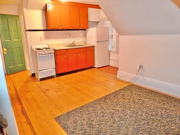16 Braemore Rd #5 — Photo 3