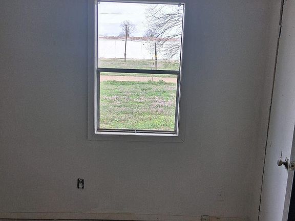 5th image of 805 Dangeau Ave